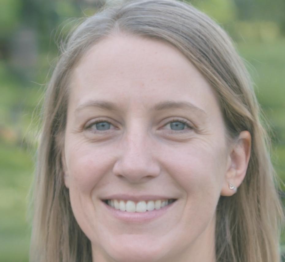 Portrait d'Élise Martineau, formatrice en analyse financière
